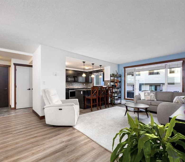 #202 920 68 Avenue SW, Calgary, Alberta, T2V 0N6