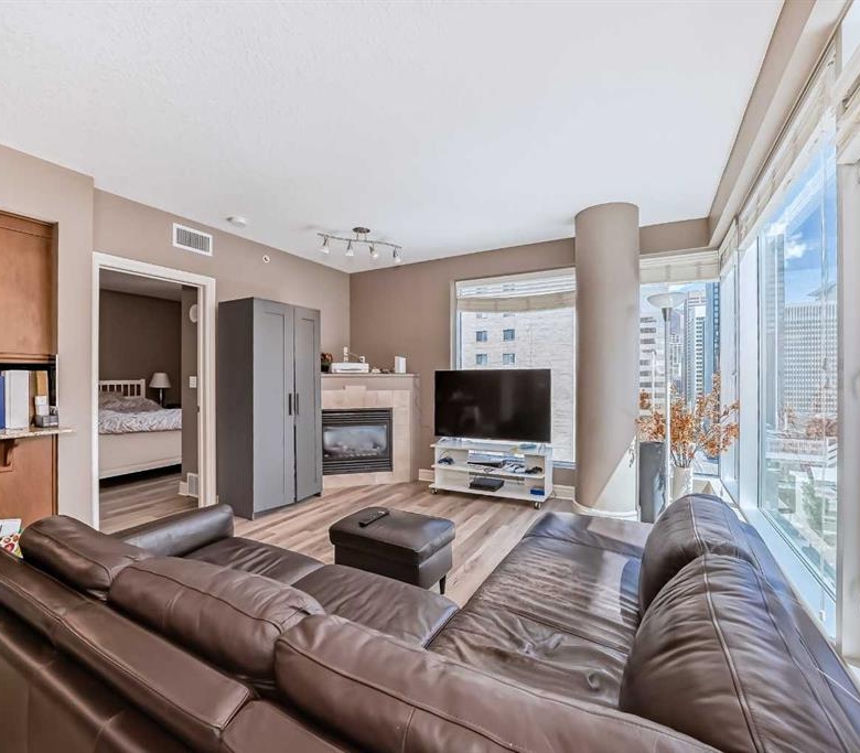 #1407 910 5 Avenue SW, Calgary, Alberta, T2P 0C3