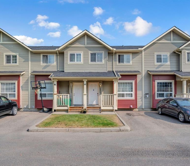 #2204 111 Tarawood Lane NE, Calgary, Alberta, T3J 5C2