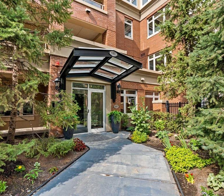 #202 680 Princeton Way SW, Calgary, Alberta, T2P5K2