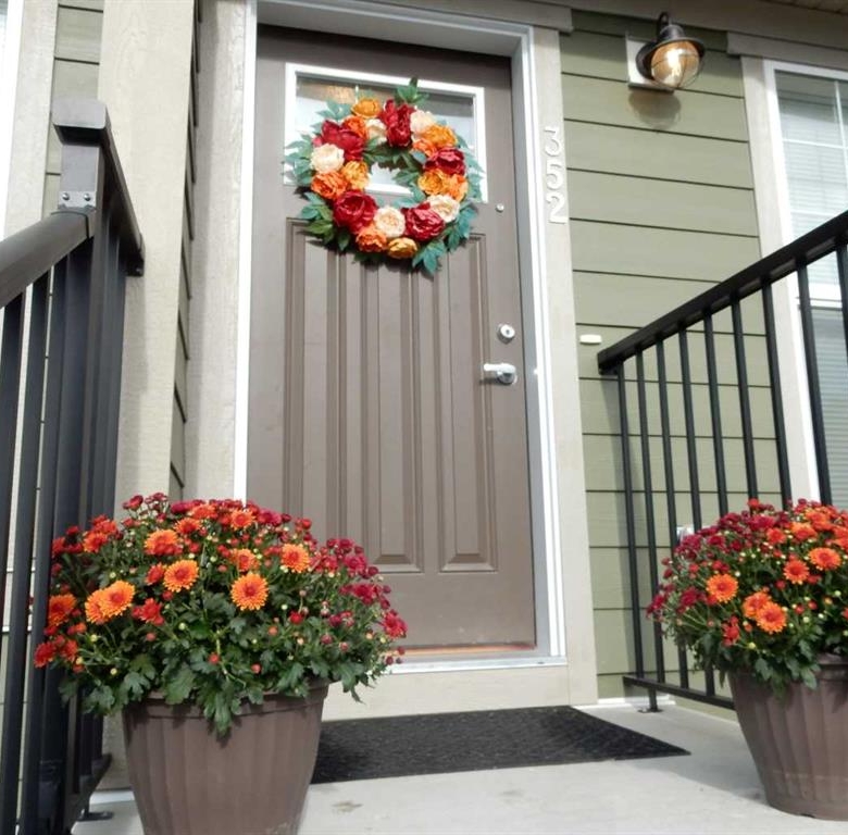 352 Cranbrook Square SE, Calgary, Alberta, T3M3K8