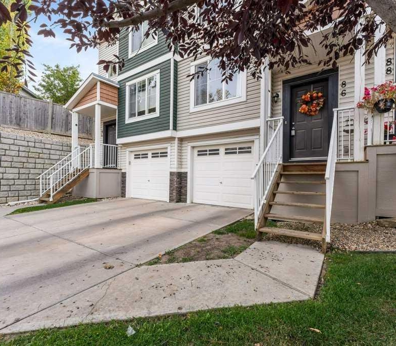 86 Pantego Lane NW, Calgary, Alberta, T3K 0T1