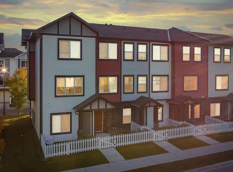 2306 Jumping Pound Common, Cochrane, Alberta, T4C 2L1