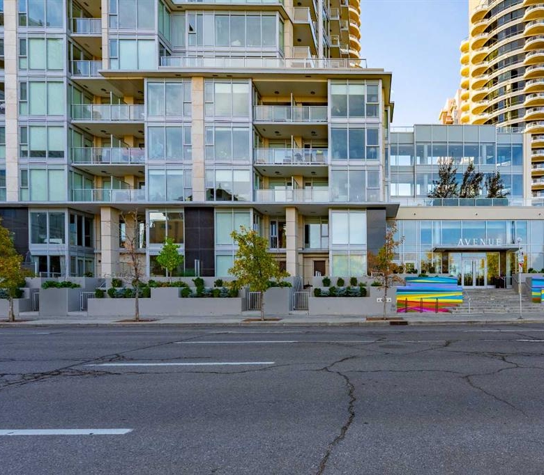 #103 1025 5 Avenue SW, Calgary, Alberta, T2P1N4