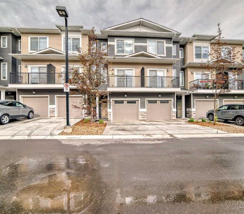 710 Sage Hill Grove NW, Calgary, Alberta, T3R 2A2