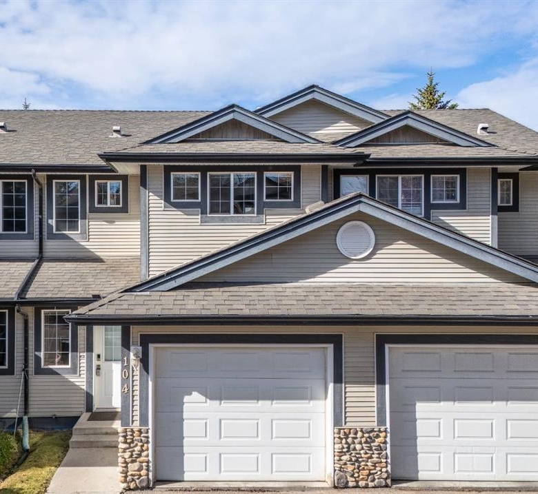 104 Stonemere Place, Chestermere, Alberta, T1X 1N1
