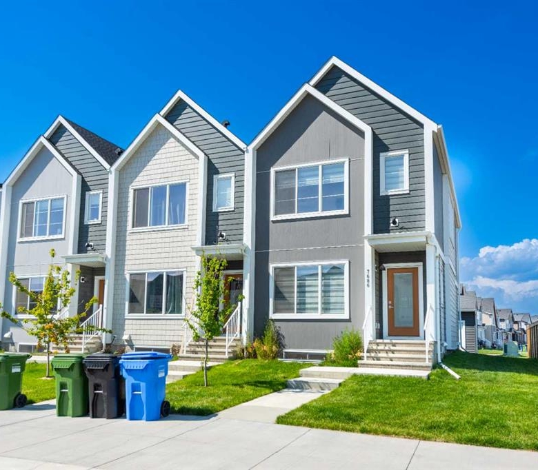 7686 202 Avenue SE, Calgary, Alberta, T3S 0H7