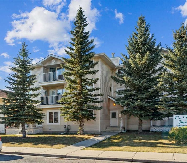#303 4327 75 Street NW, Calgary, Alberta, T3B 2M7