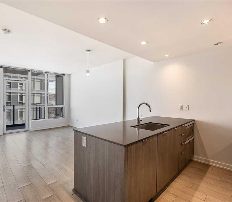 #503 128 2 Street SW, Calgary, Alberta, T2P 0S7