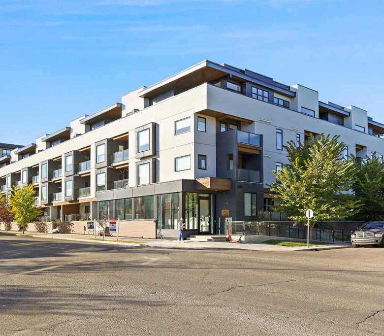 #111 3375 15 Street SW, Calgary, Alberta, T2T 4A2