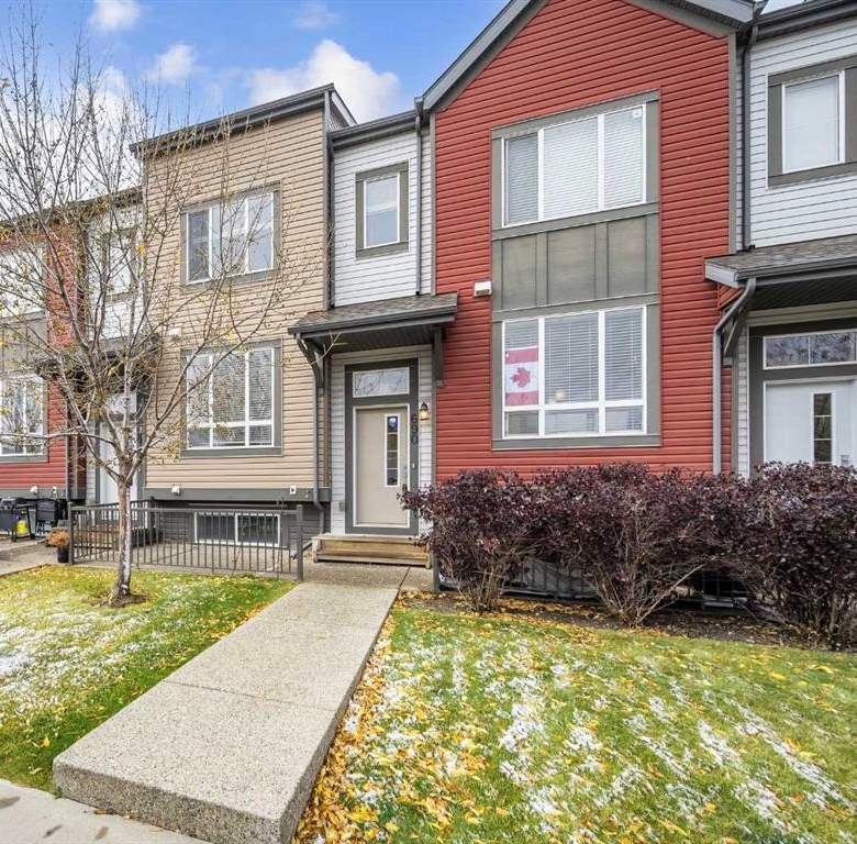 690 Copperpond Boulevard SE, Calgary, Alberta, T2Z 0L2