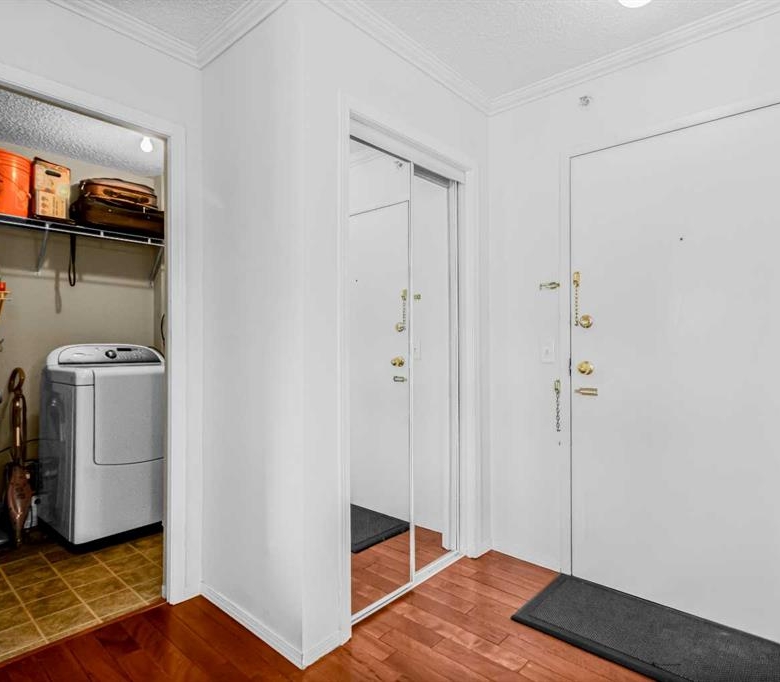 ##308 3308 Valleyview Park SE, Calgary, Alberta, T2B 3R6