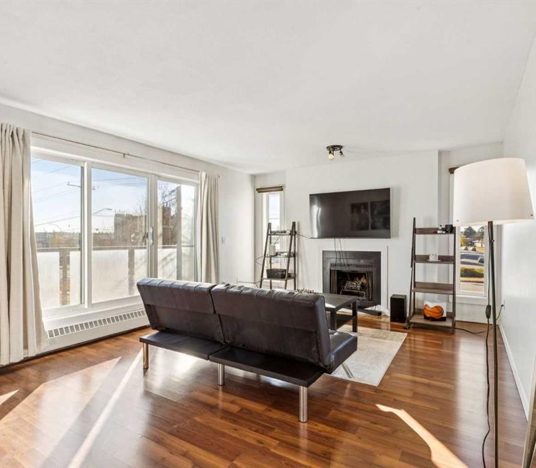 #215 335 Garry Crescent NE, Calgary, Alberta, T2K 5X1