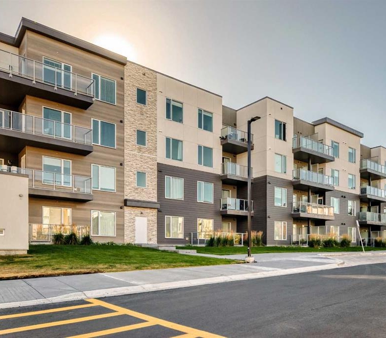 #403 200 Shawnee Square SW, Calgary, Alberta, T2Y0T7