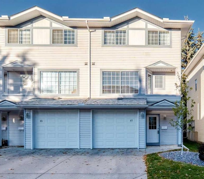 17 Kingsland Court SW, Calgary, Alberta, T2V 0S2