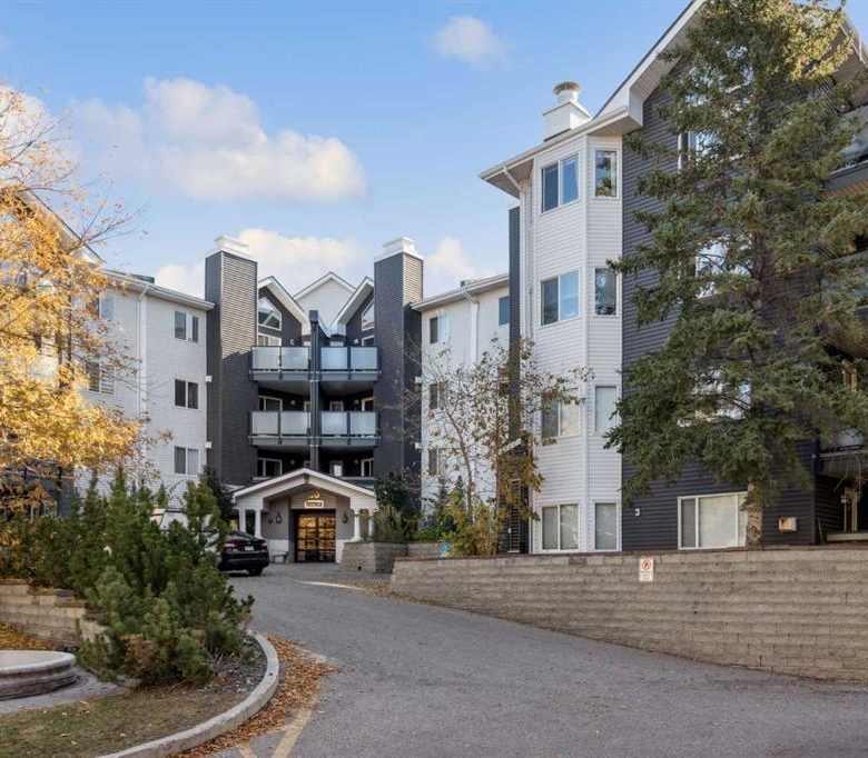 #204 30 Sierra Morena Mews SW, Calgary, Alberta, T3H 3K7