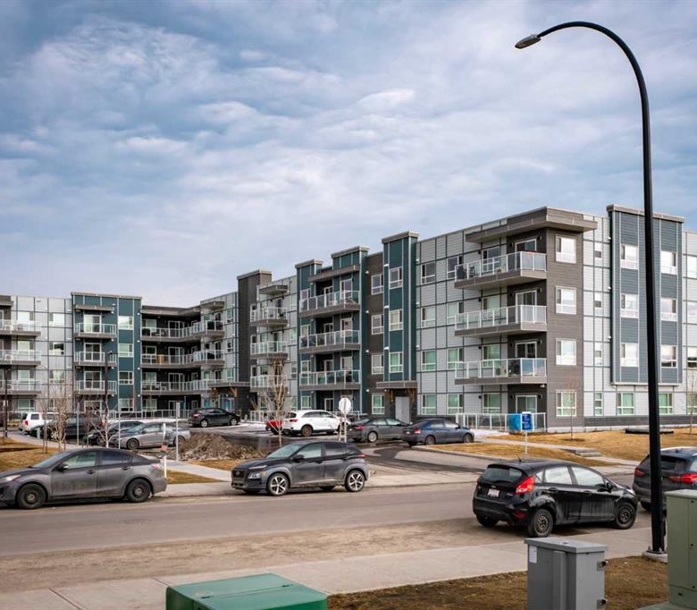#215 40 Carrington Plaza NW, Calgary, Alberta, T3P 1X7