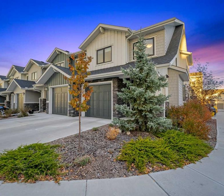 51 Crestridge Common SW, Calgary, Alberta, T3B 6J5