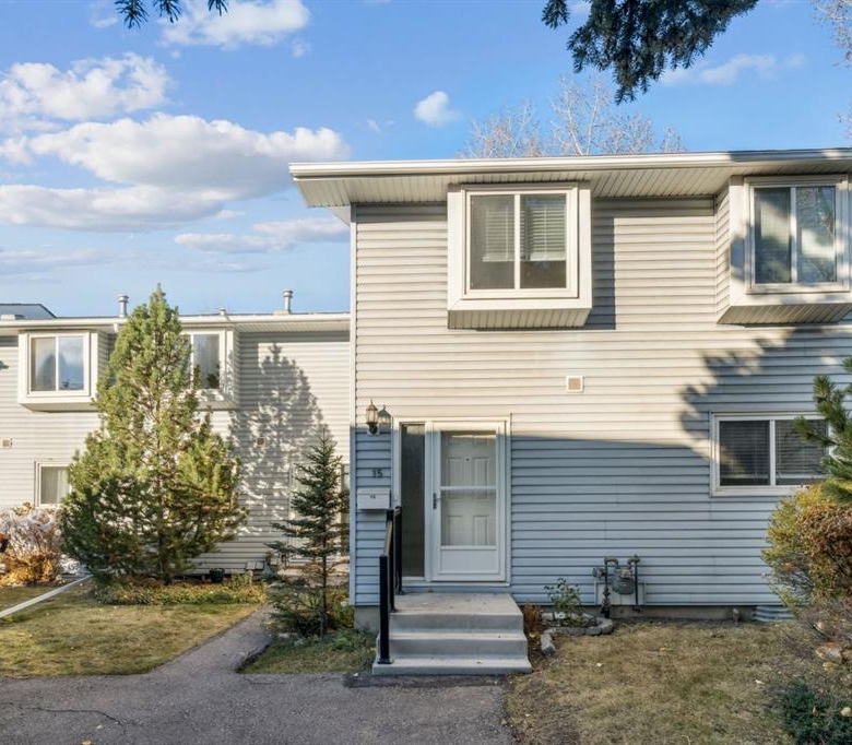 #15 4810 40 Avenue SW, Calgary, Alberta, T3e1e5