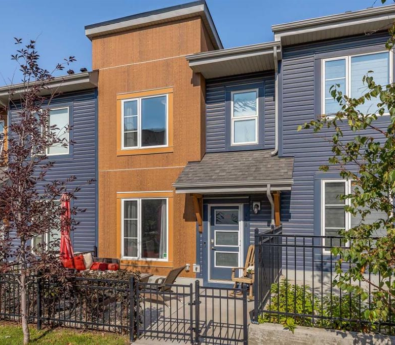 158 Livingston Common NE, Calgary, Alberta, T3P 1K1