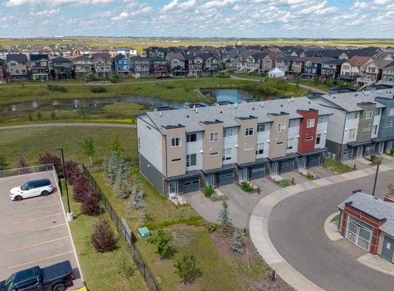 #301 70 Saddlestone Drive NE, Calgary, Alberta, T3J 0W4