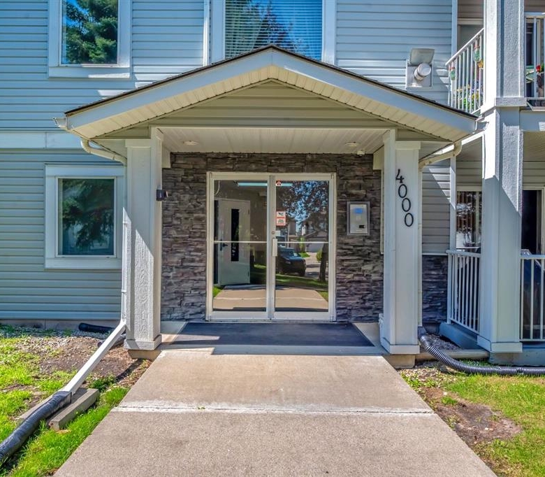 #204 4204 valleyview Park SE, Calgary, Alberta, T2B0K9