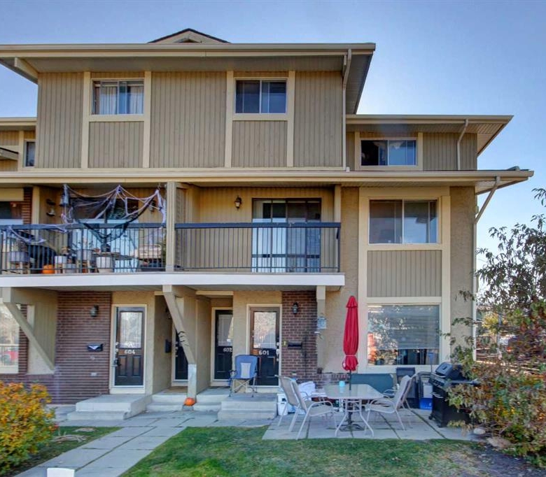 #602 2200 Woodview Drive SW, Calgary, Alberta, T2W 3N6