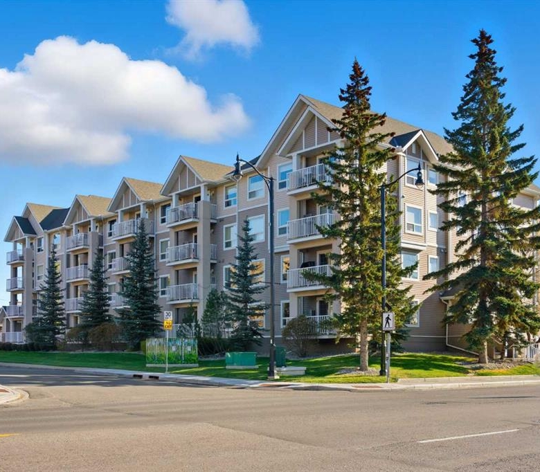 #103 128 Centre Avenue, Cochrane, Alberta, T4C1Z4