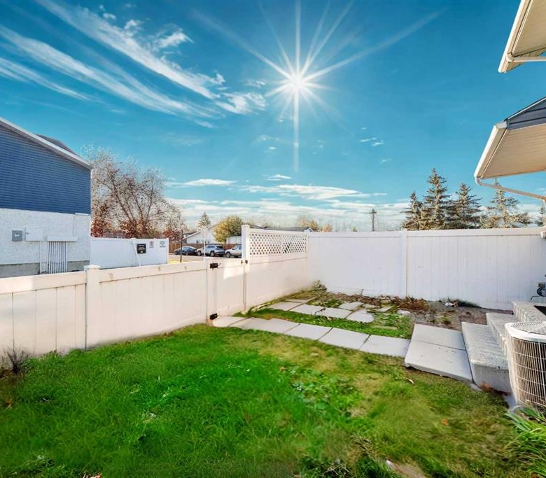 #61 4769 HUBALTA Road SE, Calgary, Alberta, T2B 1T9