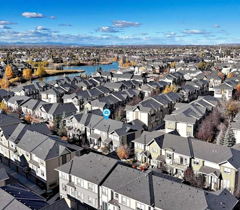 1022 Mckenzie Towne Villas SE, Calgary, Alberta, T2Z 1E4