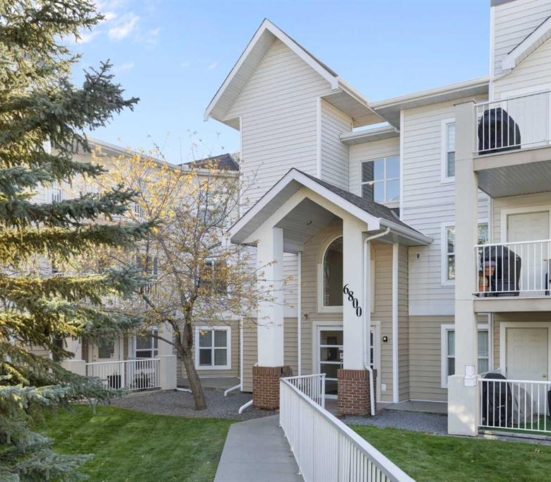 #114 6800 Hunterview Drive NW, Calgary, Alberta, T2K 6K5