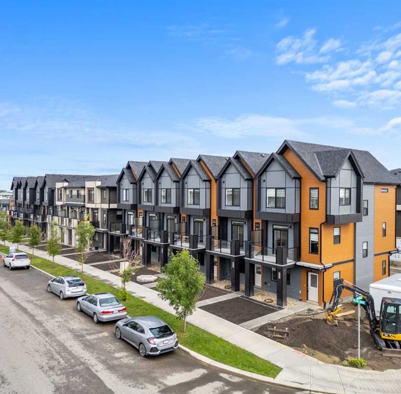 217 Seton Grove SE, Calgary, Alberta, T3M 3T1